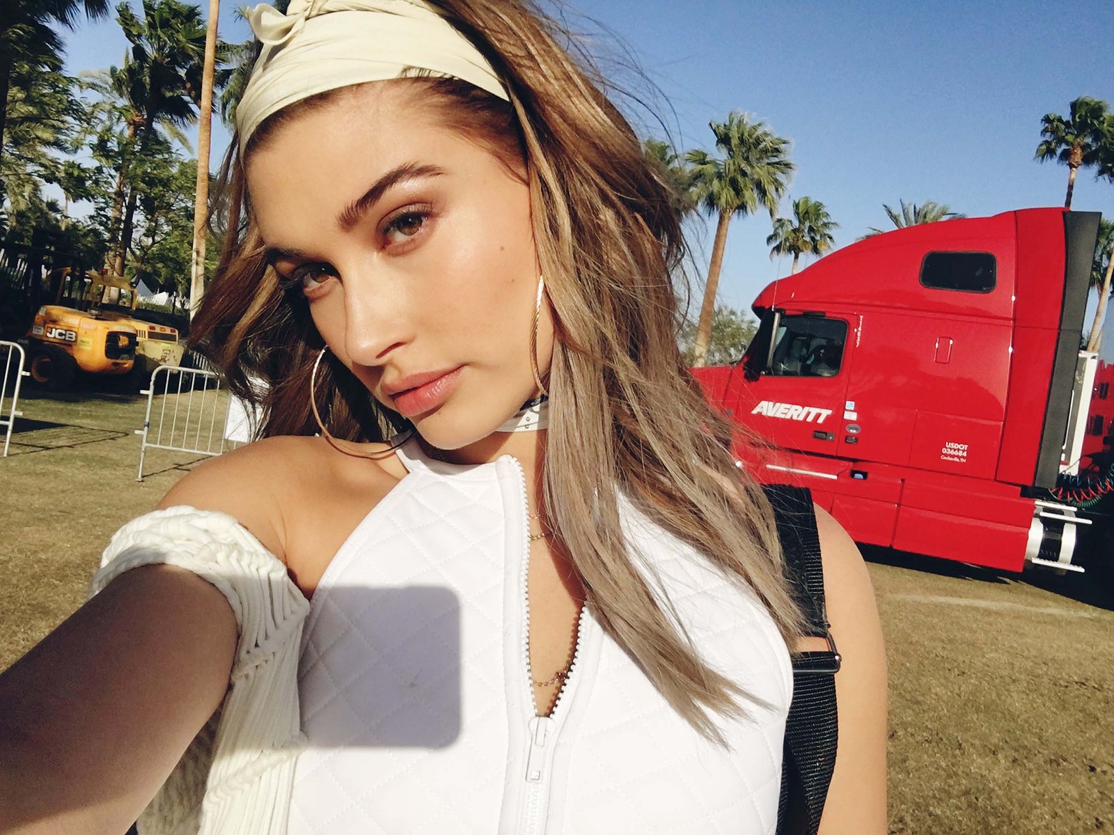 Inside Hailey Baldwin S Coachella Wardrobe Fashion Magazine