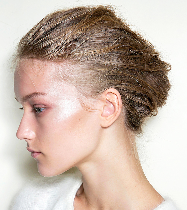 5 Easy Updos For Thick Hair Fashion Magazine Cometrend